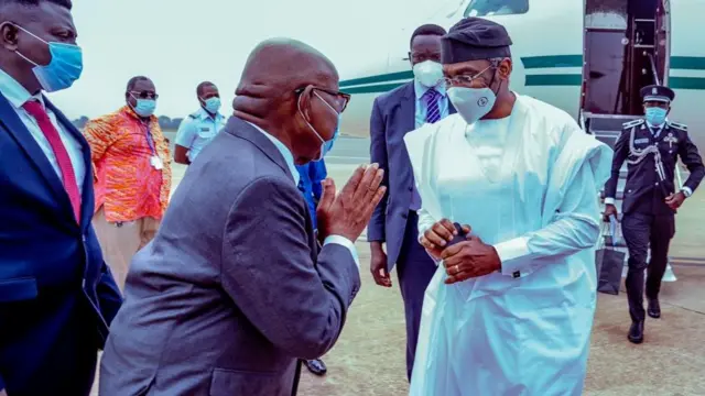 Nzụkọ ndị omeiwu Naịjriịa na Gana