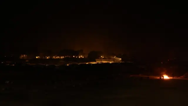 Костер в последнюю ночь перед сносом лагеря