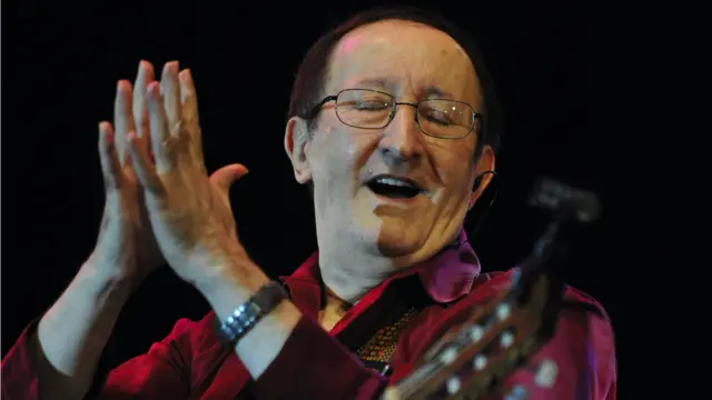 الفنان الجزائري إيدير