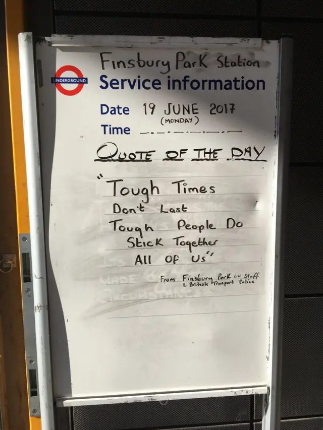 芬斯伯里公园地铁站入口"每日金句"