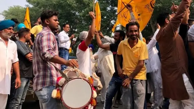 ਦਾਖਾ ਵਿੱਚ ਅਕਾਲੀ ਸਮਰਥਕ ਜਸ਼ਨ ਮਨਾਉਂਦੇ ਹੋਏ