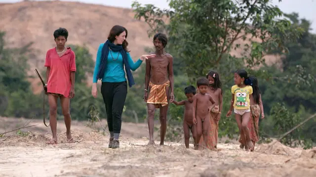 Rebecca Henscke dengan keluarga Sigungang