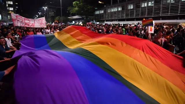 به گفته کارشناسان، تبدیل‌درمانی روی سلامت روان تاثیر منفی می‌گذارد