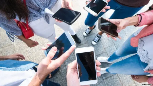 मोबाइल फोन