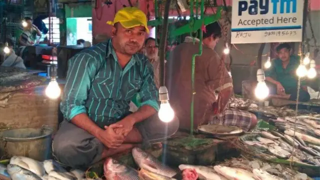 मछली बेचने वाले के पास पेटीएम