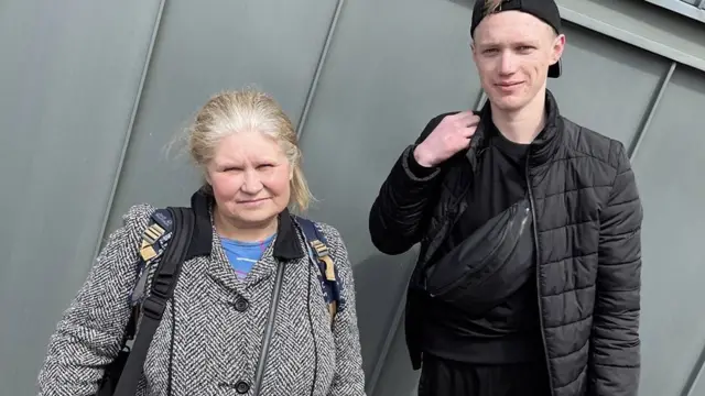 19岁的洛马和伊莲娜