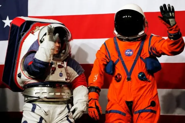 नासा ने बनाए दो नए सूट