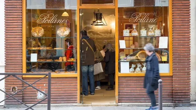 La boulangerie Poilâne a été fondée en 1932 et est connue pour ses levains.