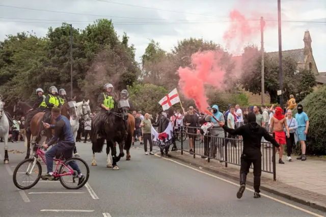 İngiltere'de aşırı sağcıların gösterisi