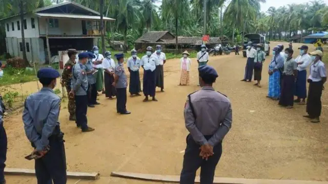 ၂၀၂၀ ပြည့်နှစ်တုန်းက နယ်မြေလုံခြုံရေး ဆောင်ရွက်နေတဲ့ ရဲတပ်ဖွဲ့ဝင်တွေ(ပုံဟောင်း)