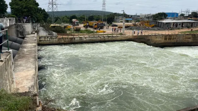 ఎత్తిపోతల ప్రాజెక్టు కాలువ