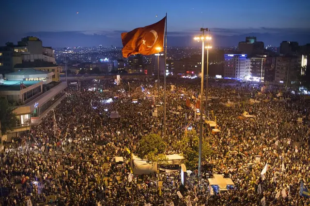 2013 yılındaki Gezi Parkı eylemleri İstanbul'da başlayıp kısa süre içinde Türkiye'ye yayılmıştı.