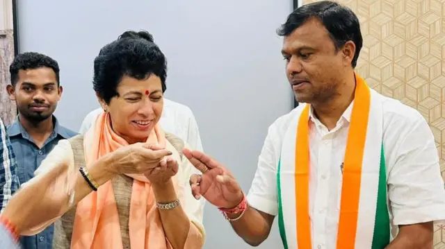 कुमारी शैलजा के साथ दीपक बैज