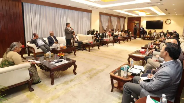 प्रधानमन्त्रीसँग छलफलमा जेन जी र पुराना दलका नेताहरू