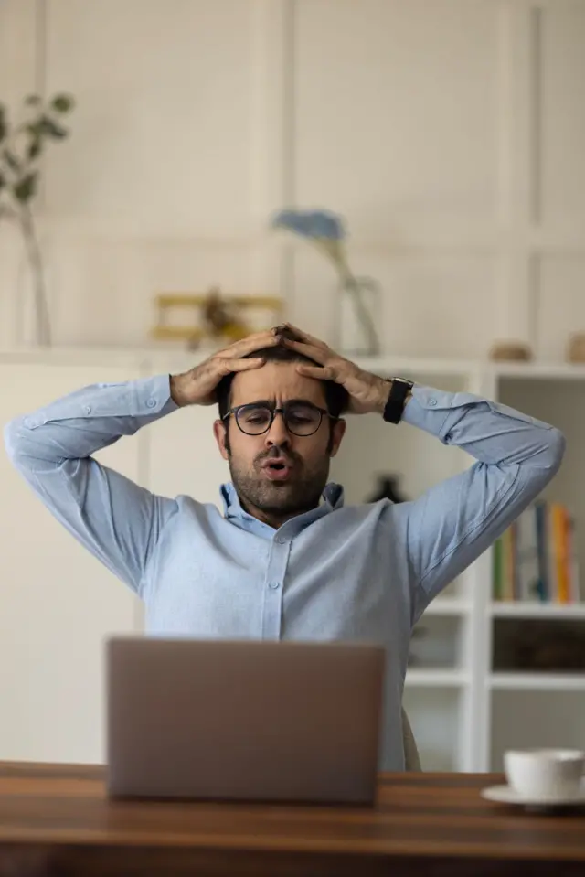 अचानक नोकरी गेल्यास काय करावं? इमर्जन्सी फंड काय असतो?