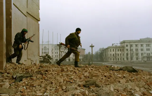 Чеченские бойцы в Грозном 