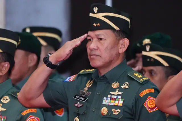 Kepala Pusat Penerangan (Kapuspen) TNI, Mayjen Kristomei Sianturi saat menerima kenaikan pangkat, di Mabes TNI, Cilangkap, Jakarta Timur, Kamis (08/05).