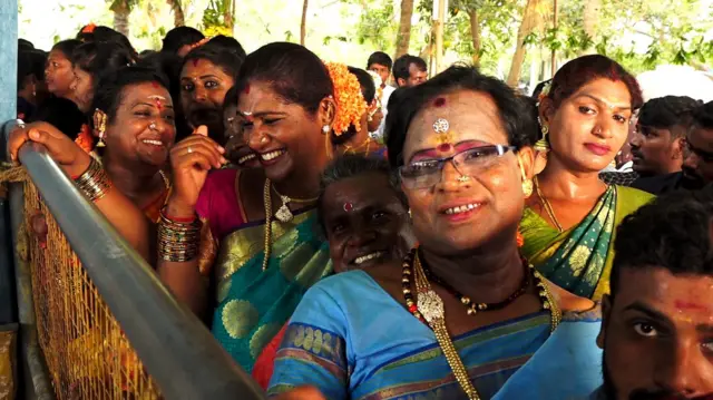 திருநங்கை ரோஜா