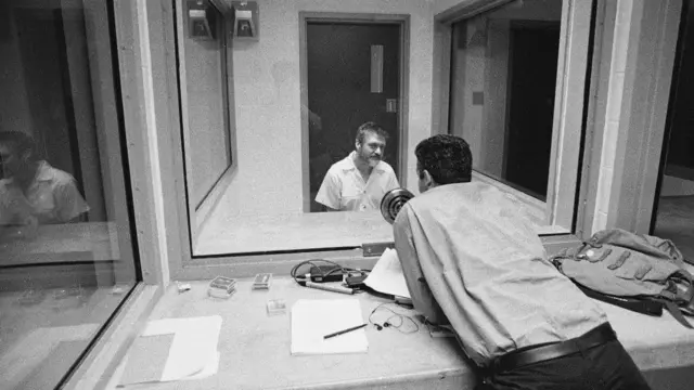 Тед Качинський дає інтерв'ю у федеральній в'язниці ADX Supermax у Флоренції в штаті Колорадо