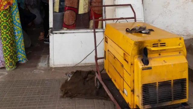 ጀነረተር ኣብ ገደና ኣስመራ