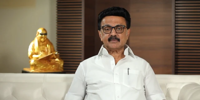இந்தியா முழுக்க பிராந்திய கட்சிகள் பலவீனமடைந்து வருவது ஏன்? எதிர்கால அரசியல் எப்படி இருக்கும்?