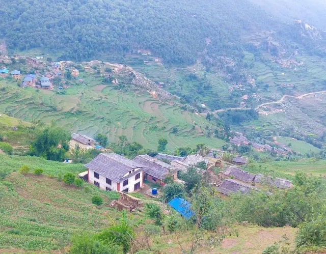 भारतमा काम गर्न जाने मौसममा रित्तो कुशे गाउँपालिकाका घरहरू