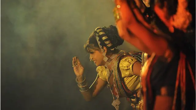 लावणी डान्स