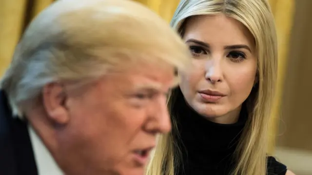 Tổng thống Donald Trump và con gái Ivanka, ảnh chụp ngày 24/4