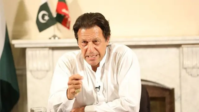 ඉම්රාන් ඛාන් දෙසට ලෝක අවධානය