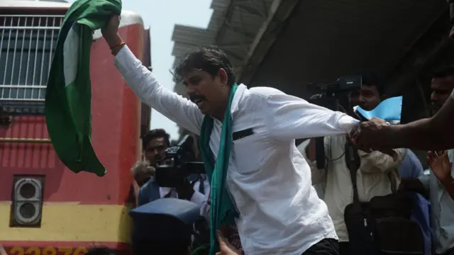 'காவிரி: தொடரும் போராட்டங்கள்'