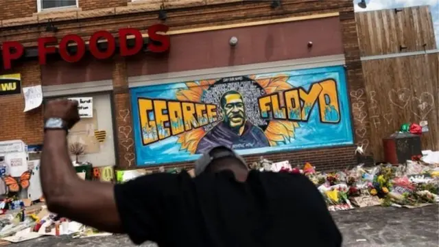 'मला श्वास घेता येत नाहीय' हे फ्लॉईड यांचे शेवटचे शब्द अमेरिकेत गाजतायत