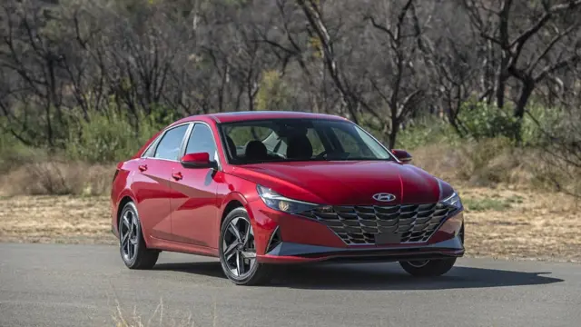 این دومین باری است که هیوندای الانترا بهترین ماشین آمریکای شمالی می‌شود