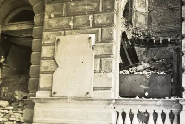 बमबारी के बाद का नज़ारा