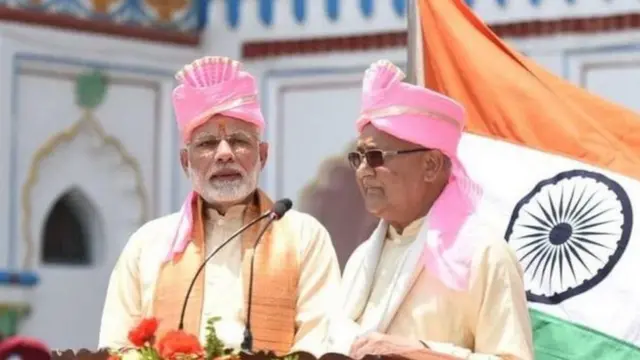 प्रधानमंत्री मोदी के साथ प्रधानमंत्री केपी शर्मा ओली