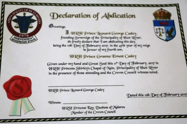 莱昂纳德王子的"逊位通告"。