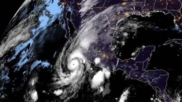 சூறாவளி தாக்கும்