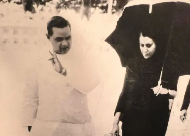 अटल बिहारी वाजपेयी इंदिंरा गांधी के साथ