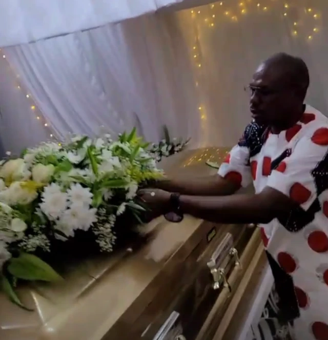 Obi Cubana Oba Anambra: Cubana Chief Priest oga mama burial fotos