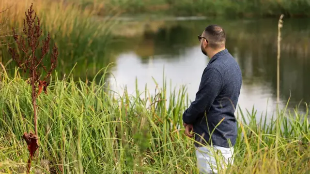 Harun Aktar kaže da je boravak pored vode omogućio njegovom umu „da se opusti, da se odmori"