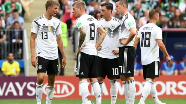 Jamus, wadda ta lashe gasar a shekarar 2014, ta yi rashin nasara ne a hannun Mexico da ci 1-0