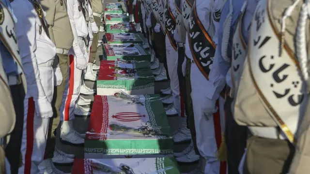 در حادثه ناوچه کنارک ۱۹ نفر جان خود را از دست داده و ۱۵ نفر نیز مجروح شده‌اند