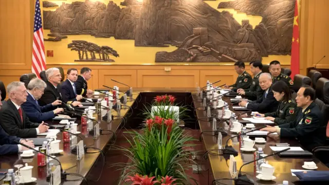 马蒂斯与中国国防部部长魏凤和举行会谈。