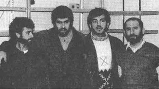 کاظم دارابی (اول از سمت راست) قبل از بازداشت