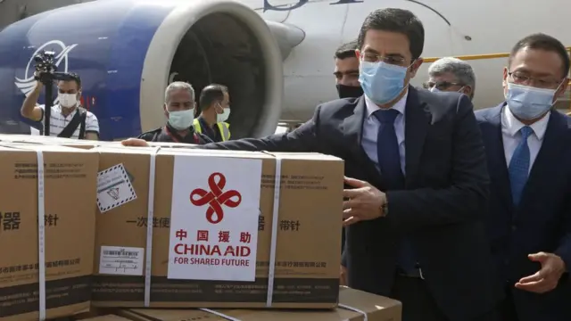 Env[io de vacunas chinas al extranjero.