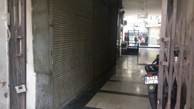 خبرگزاری مهر گزارش داده صرافی‌های پاساژ افشار امروز تعطیل بودند