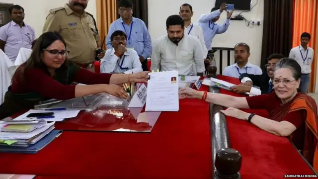 प्रियंका गांधी, सोनिया गांधी, कांग्रेस