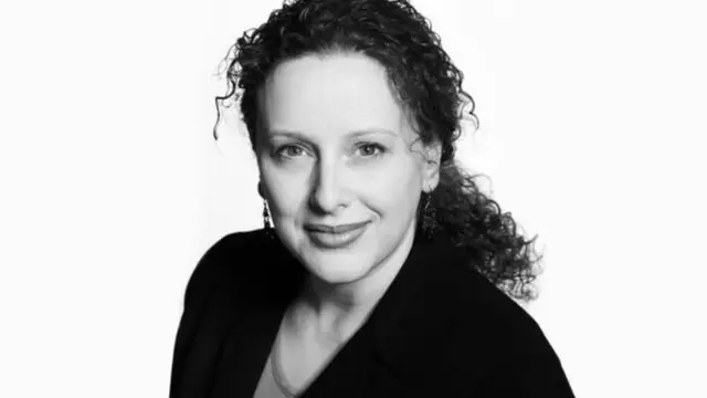 मिठी मारणं