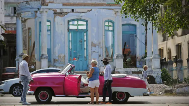 Du khách tại thủ đô Havana của Cuba