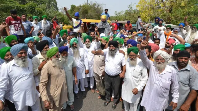 రైతుల ఆత్మహత్యలు, వ్యవసాయ సంక్షోభం