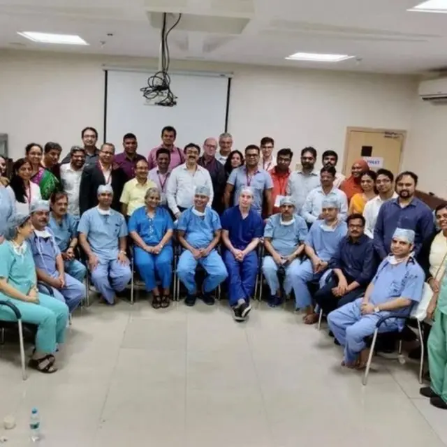 ڈاکٹر شیلیش اور ان کی ٹیم